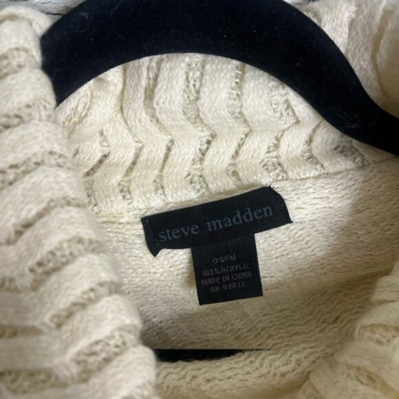 Steve Madden Chunky Turtleneck Sweater Poncho - Picture 4 of 7